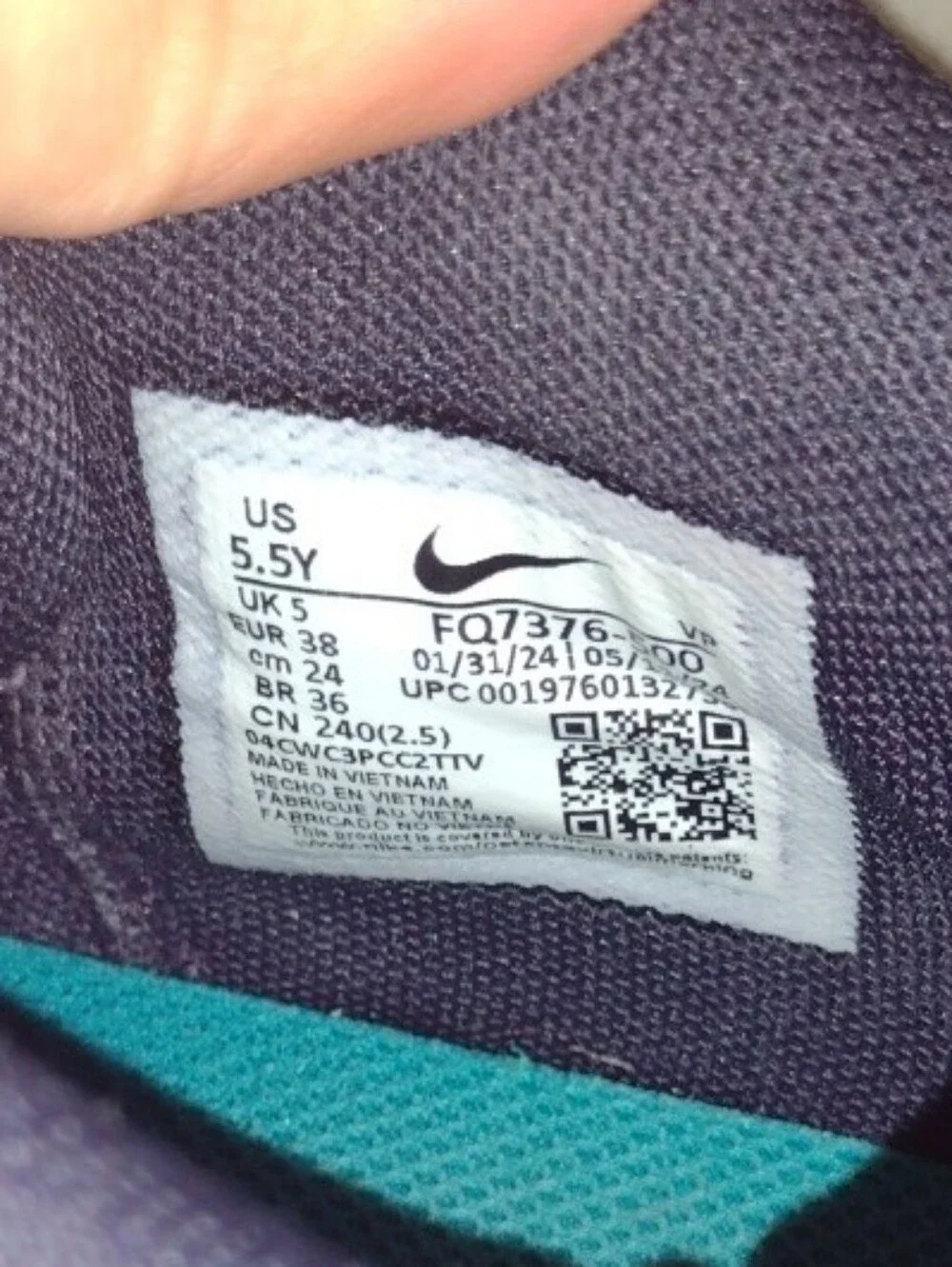 Nike Kid's Purple and Black Sneakers (J1110)